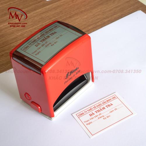 Khắc con dấu đã thẩm tra